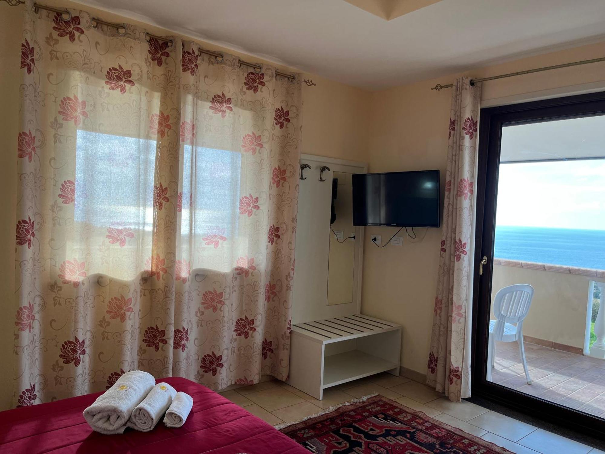 Residenza Domus Aurea Tropea- Vista Mare Hotell Santa Domenica  Eksteriør bilde