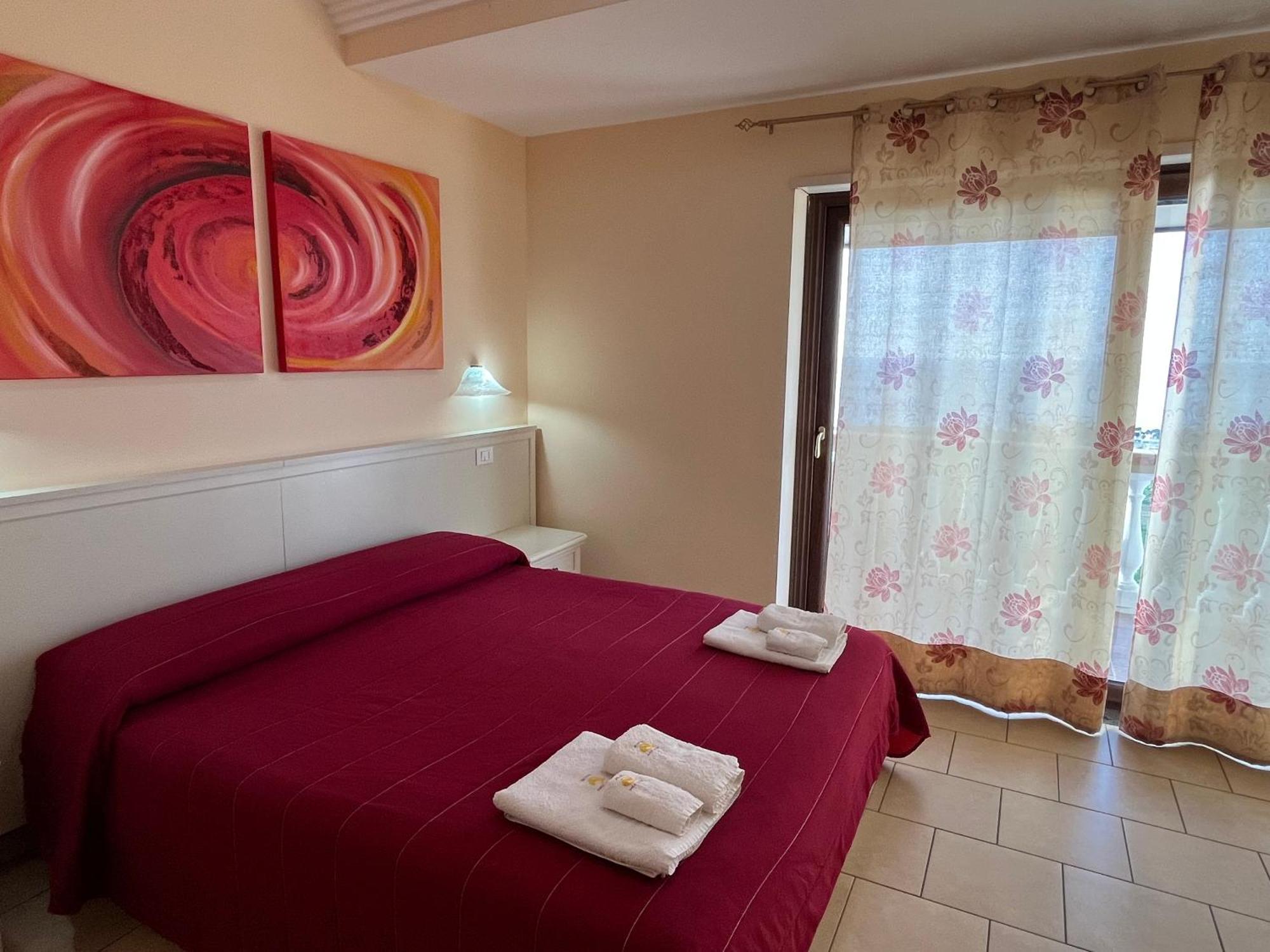 Residenza Domus Aurea Tropea- Vista Mare Hotell Santa Domenica  Eksteriør bilde