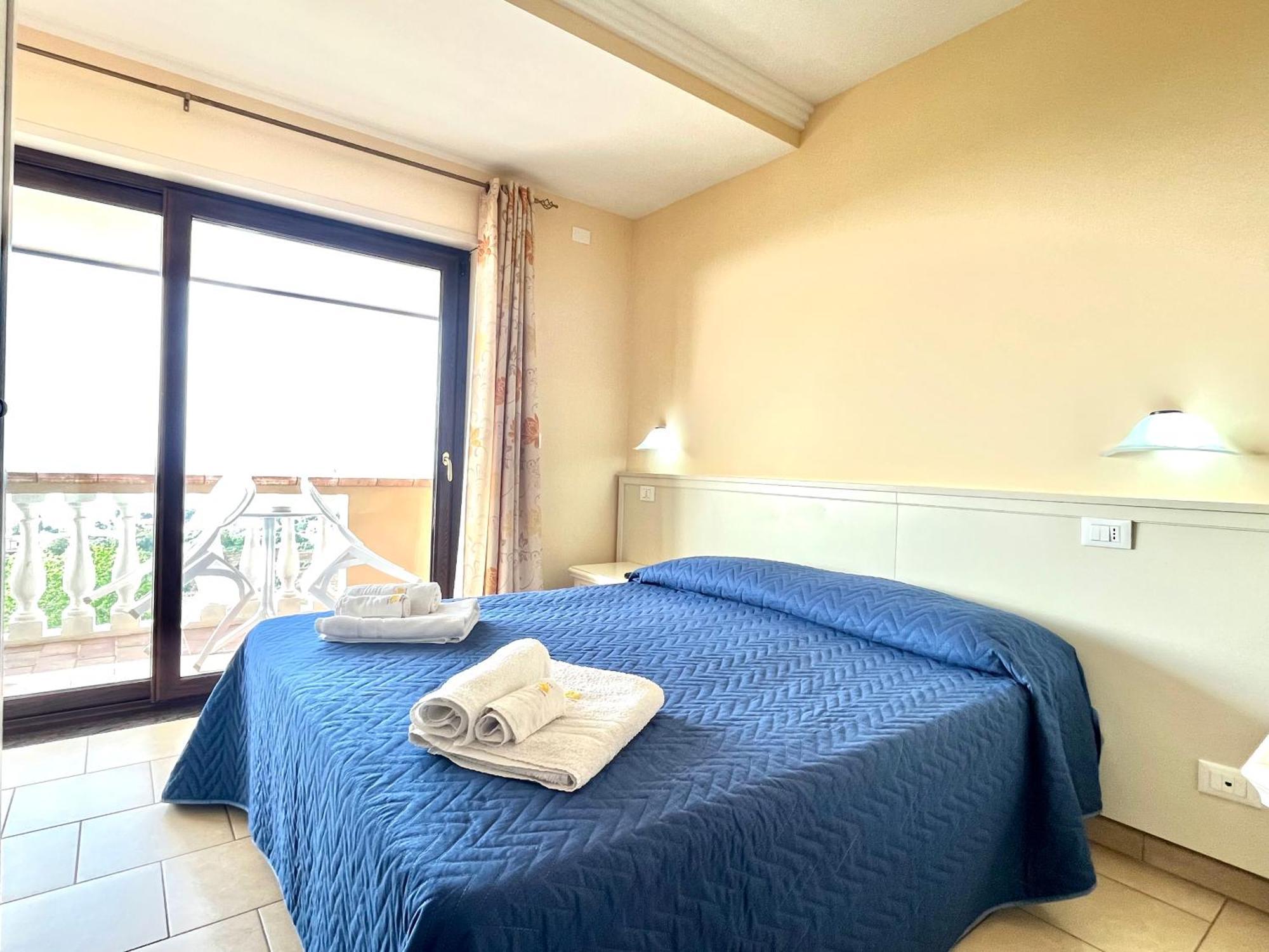Residenza Domus Aurea Tropea- Vista Mare Hotell Santa Domenica  Eksteriør bilde